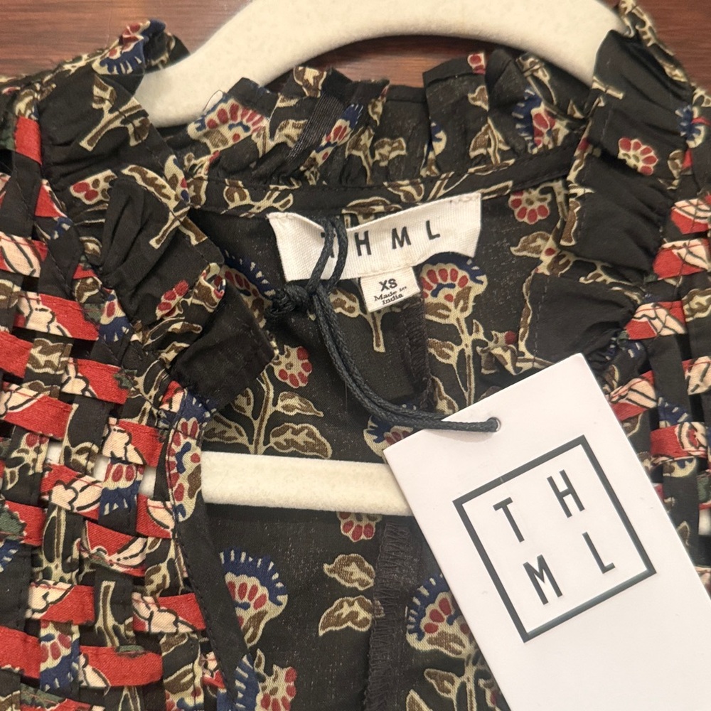 NWT THML Black Petal and Pitch Blouse with Red and Blue Floral Design Size XS - Picture 3 of 5